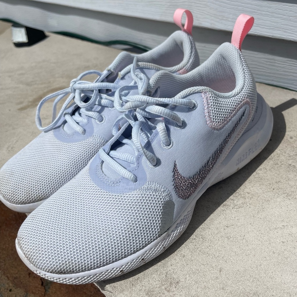 Nike Flex Size 8